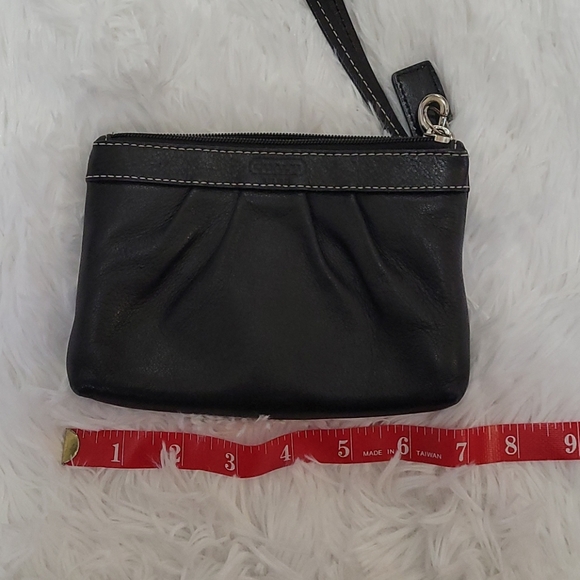 Coach wristlet - Picture 6 of 6